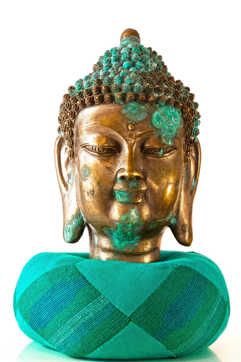 human representation, creativity, front view, cast, 4K, gold colored, white background, deity, bronze, religion, close-up, inner calm, indoors, art and craft