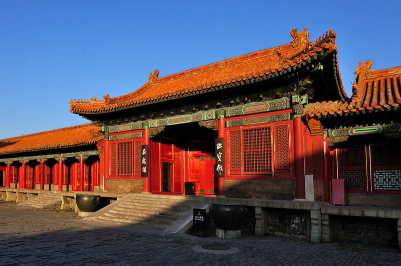 sky, the national palace museum, outdoors, place of worship, eaves, roof, clear sky, belief, red, 1080P, Beijing, National Palace Museum, architectural column