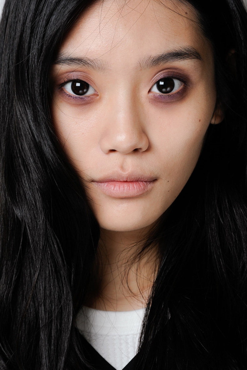 beautiful woman, adult, headshot, black hair, long hair, 720P, women, hairstyle, s, serious, front view, human body part, studio shot, Ming Xi, young adult