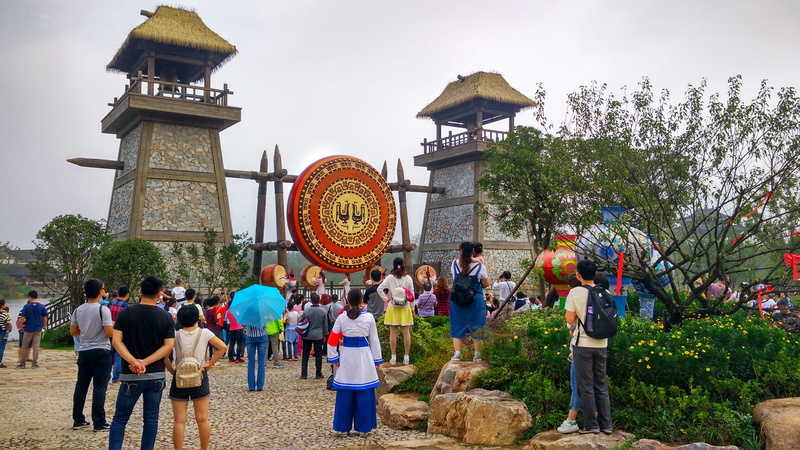 women, salt culture, plant, large group of people, sky, group of people, building exterior, nature, day, theme park, belief, 4K, tree, crowd, men, jiangsu orient culture park