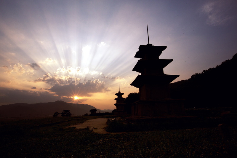 spire, photo, tower, building, silhouette, racing, cloud - sky, outdoors, history, gam-eun-sa-ji, republic of korea, no people, sunbeam, environment, place of worship