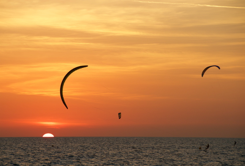 extreme sports, jumeirah, nature, silhouette, kite surfing, water, kiteboarding, sport, beach, sea, sunset, 5K, flying, orange color, horizon, cloud - sky