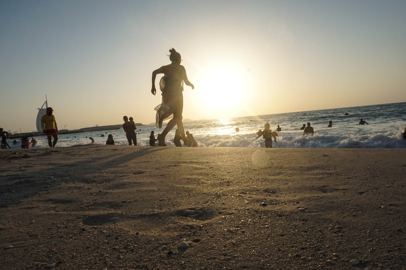 dawn, sea, horizon over water, leisure activity, shore, dubai, men, scenics - nature, sky, lifestyles, water, seashore, real people, 5K, sand, outdoors