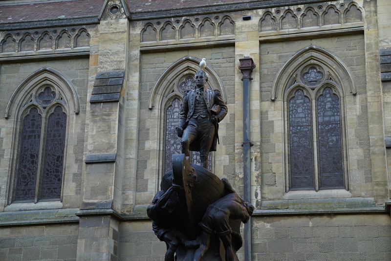 attraction, day, no people, angry birds, craft, monument, history, captain flinder statute, statue, melbourne city, creativity, sculpture, the past, saint pauls cathedral