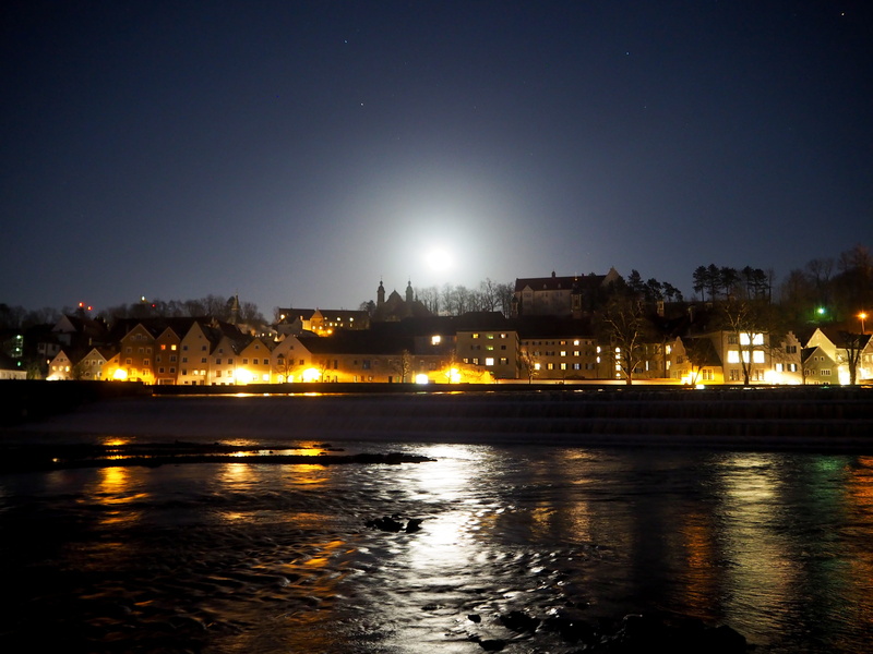 building exterior, lighting equipment, glowing, City, water, Night, nature, at night, 4K, built structure, copy space, Moonlight, old town, outdoors, sky
