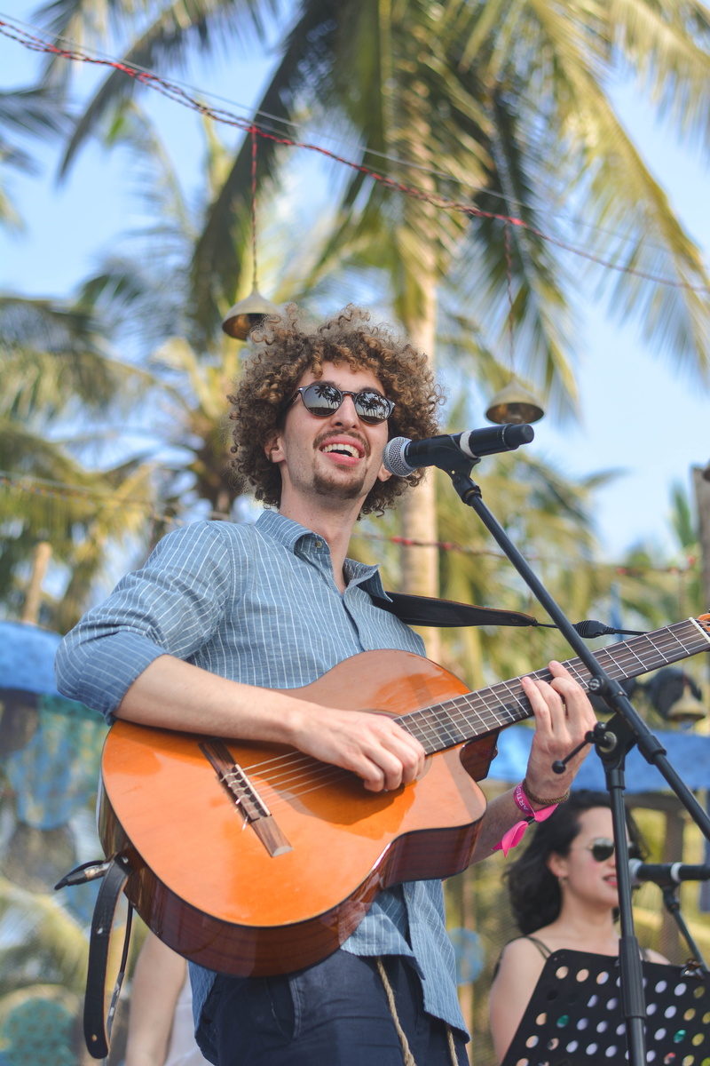 young men, leisure activity, clothing, men, performance, concert, string instrument, leisure activities, young adult, stage, photography, arts culture and entertainment