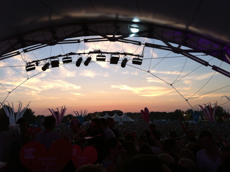 park, festival, architecture, family, nature, men, 2K, adult, leisure activity, cloud - sky, event, party, group of people, real people, spectator, large group of people