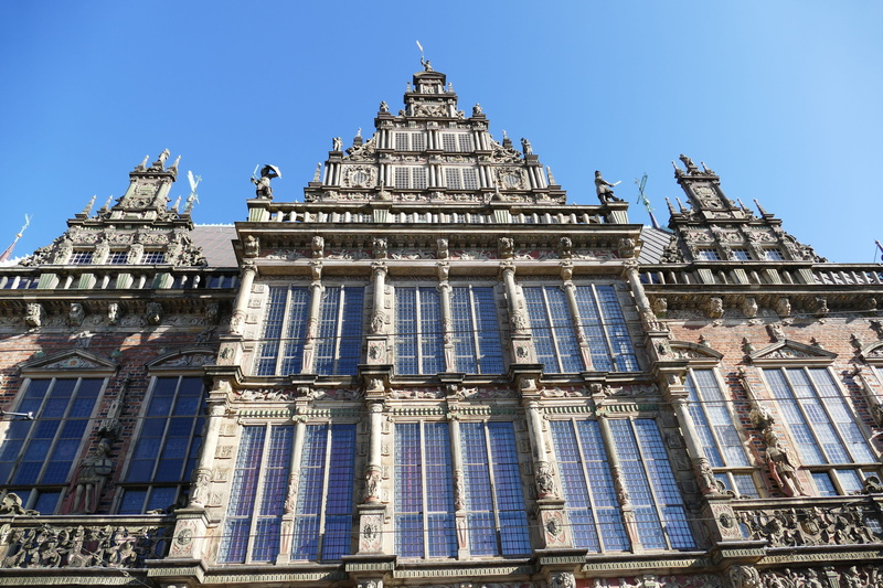 5K, low angle view, place of worship, the past, sky, religion, clear sky, bremen, historically, tourist attraction, city, figure, tourism, outdoors, historic center