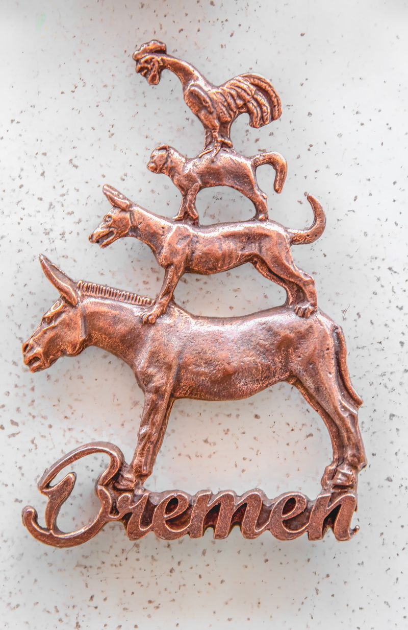 animal representation, close-up, fairy tales, art, still life, marine, star shape, pattern, bremen, town musicians, representation, ornament, souvenir