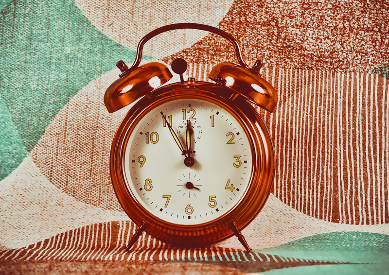 red, dial, no people, instrument of time, minute hand, pointer, alarm clock, disaster, accuracy, shape, wood - material, table, ring the bell, time, watch