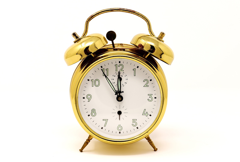 hours, pointer, no people, indoors, antique, number, alarm clock, clock, 5K, time of, retro styled, bell, studio shot, clock face, still life, close-up