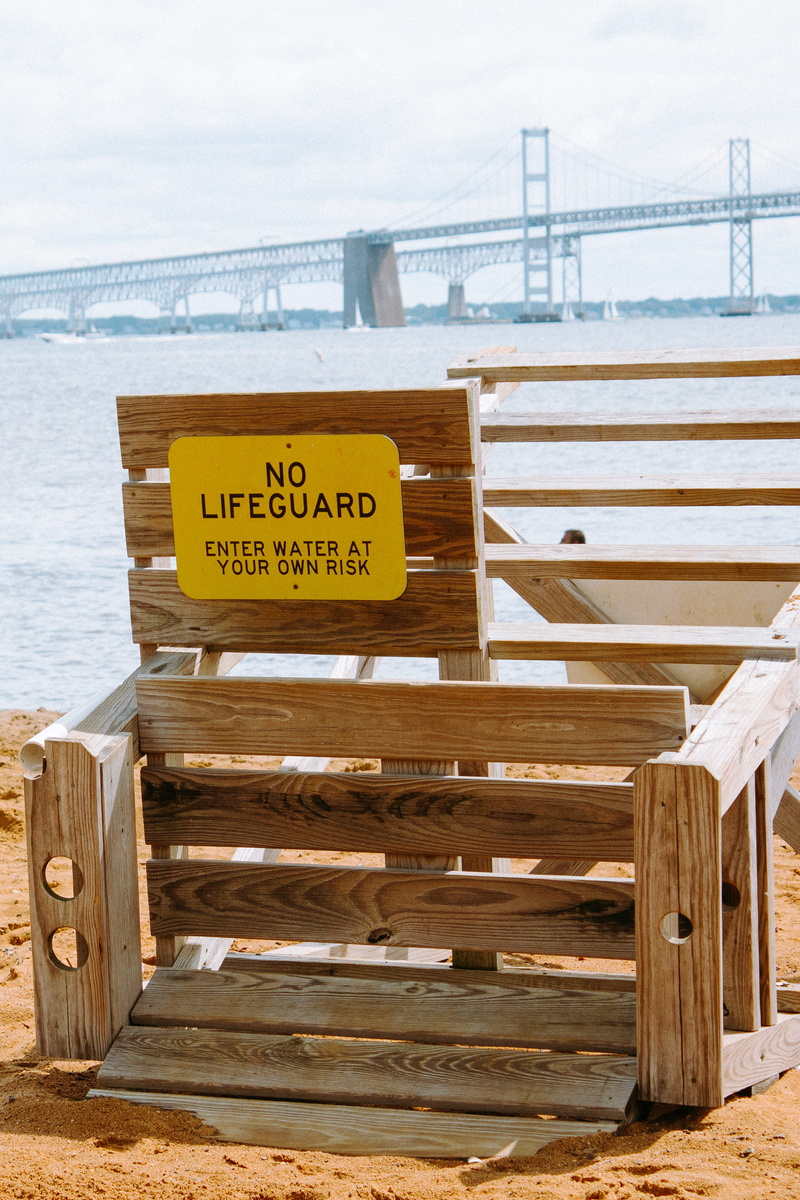crate, box, bench, annapolis, 2K, text, water, built structure, wood - material, nature, ocean, brown, daytime, plywood, sign, waterfront, wood, beach