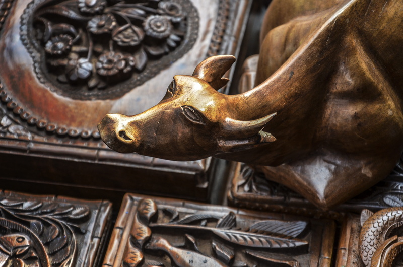 holy cow, cow, wooden, the past, indoors, architecture, old, retro, india, ancient civilization, sculpture, krishna, antique, travel destinations, hindu