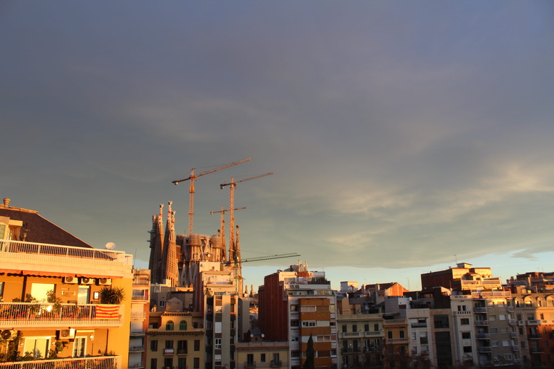 crane - construction machinery, nature, development, city, day, 5K, sunrise, construction industry, apartment, cloud - sky, barcelona, sky, la sagrada familia