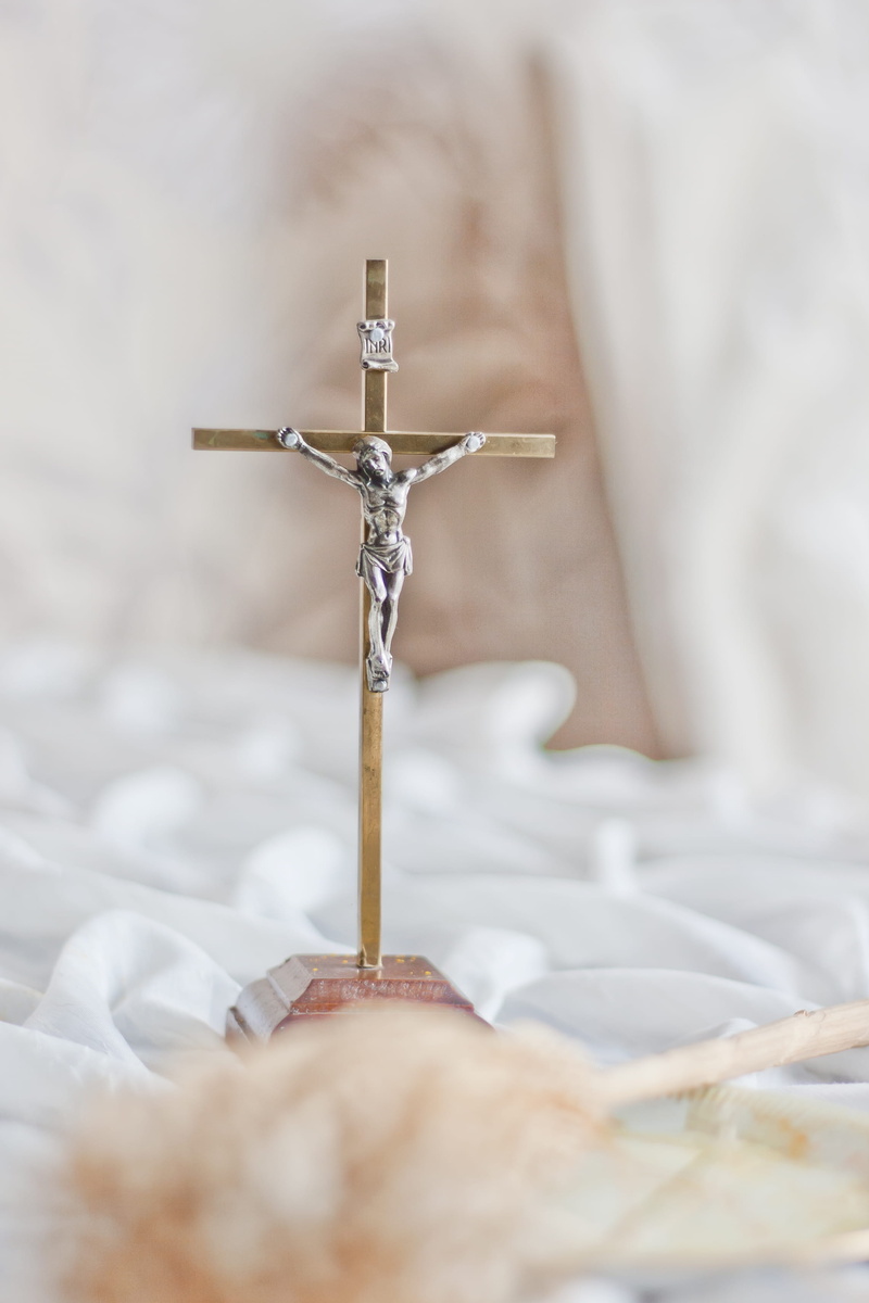bed, religious, 2K, close-up, selective focus, cross shape, wedding, rood, spirituality, belief, place of worship, no people, day, crucifix, metal, devotional