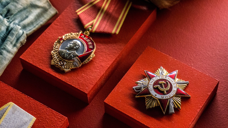 trophy, award, medal, man made, museum, man made object, high angle view, badge, red, decoration, metal, russia, jewelry, war, cccp, reward, history, close-up