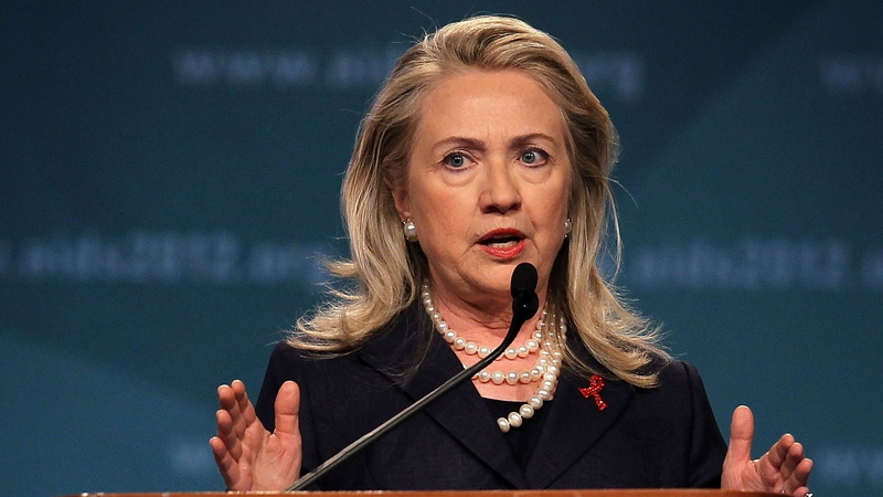 mature adult, blond hair, serious, hairstyle, one person, headshot, microphone, hair, women, indoors, females, 1080P, mature women, input device, hillary rodham clinton