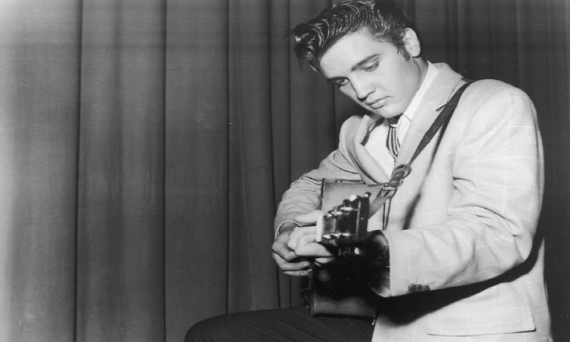 young adult, alcohol, one person, refreshment, young men, adult, happy hour, standing, three quarter length, holding, elvis presley, leisure activity, waist up
