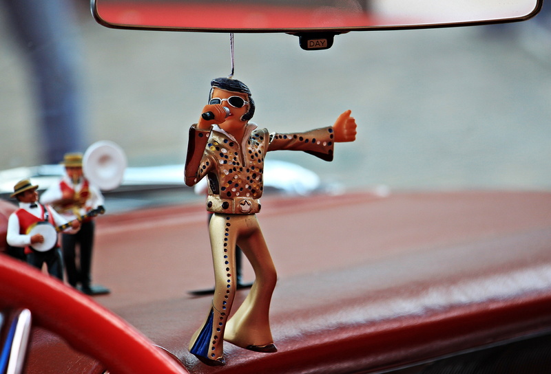 view, representation, art and craft, sculpture, cult, fun, rear mirror, mirror, steady-elvis, presley, toy, creativity, hanging, figurine, companions, sunglasses