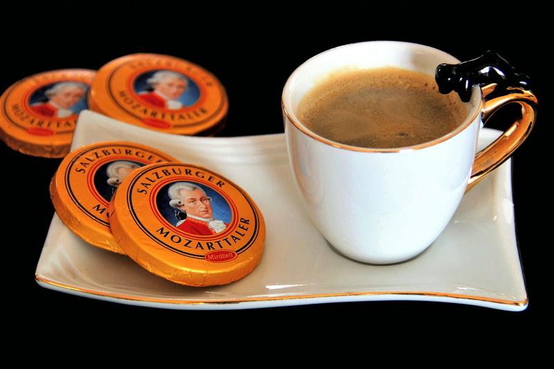 photography, eat, cup, coffee cup, porcelain, chocolate, close-up, austria, sweet, crockery, 4K, espresso, mug, food, food and drink, mozart, black background