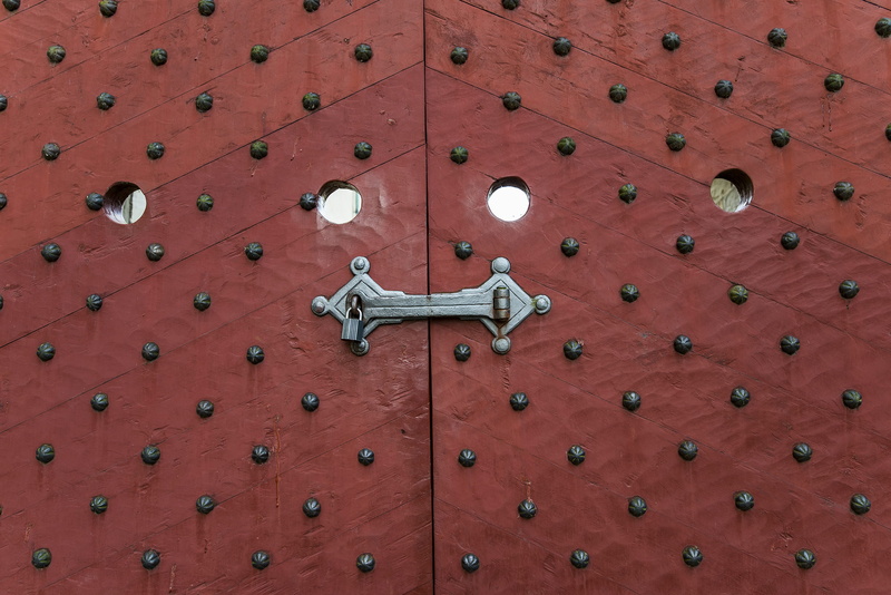castle, pattern, full frame, brown, indoors, day, hamlet, design, denmakr, architecture, creativity, low angle view, door, representation, explore, travel