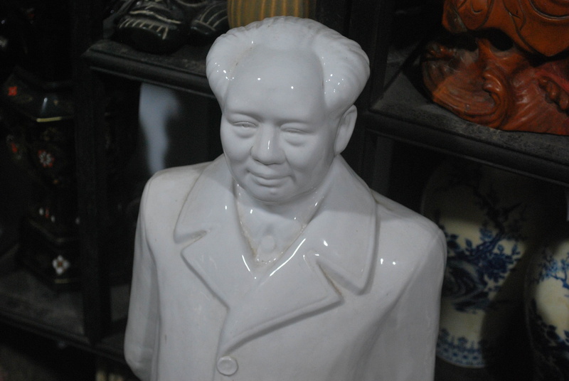 4K, for sale, store window, shopping, mannequin, boutique, sculpture, bakery, Zedong, consumerism, female likeness, sale, business, front view, art and craft
