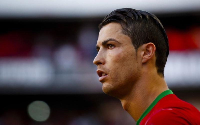 ethnicity, looking Away, s, human Face, 720P, adult, watching, people, red, lifestyles, exercising, soccer, portugal, cristiano ronaldo, football, looking