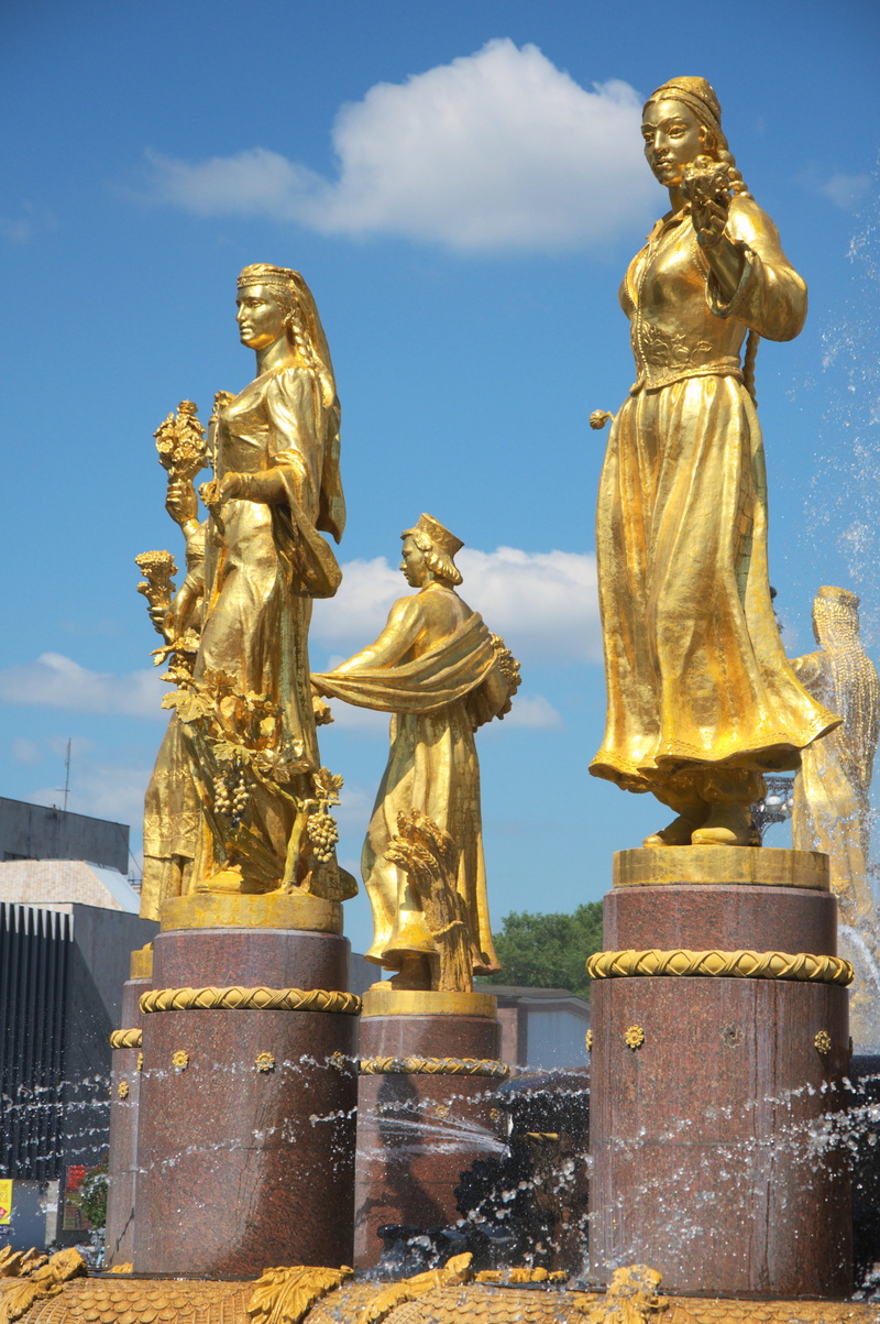 gold colored, female likeness, statue, nature, moscow, sculpture, art and craft, craft, historically, Moscow, representation, human representation, the past