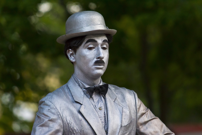 actor, charlie, standing, one man only, statue, helmet, headwear, portrait, Charlie Chaplin, men, 5K, selective, male, adults only, tiefenschärfe, adult