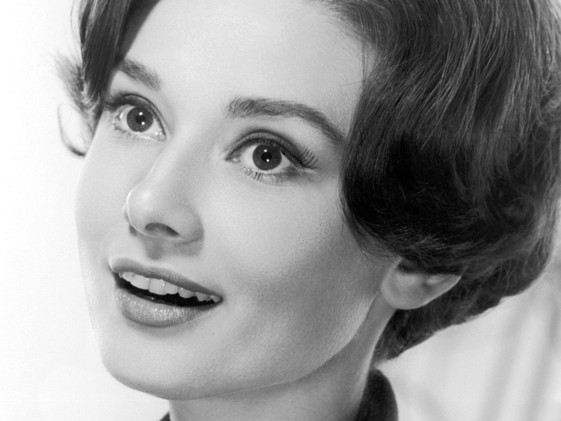Audrey Hepburn, actress, short hair, monochrome, Hollywood, brunette, 720P, women