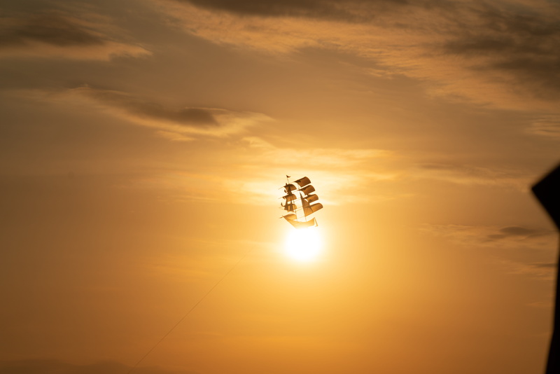 digital, clouds, mode of transportation, looking up, cloud - sky, a7rii, real people, sunlight, mid-air, beauty in nature, ship, flying, orange color, sonya7rii