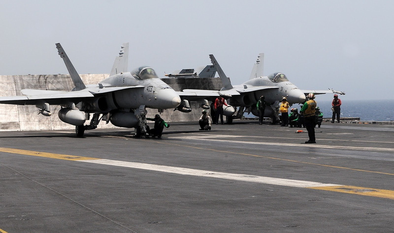 fighter plane, Jet Fighters, USS Abraham Lincoln, transportation, airport runway, 720P, air vehicle, McDonnell Douglas F/A-18 Hornet, freight transportation