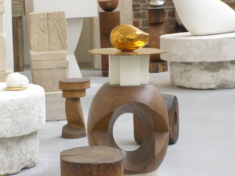 design, stone - object, 2K, electric lamp, building, brancusi, decoration, architectural column, sculpture, art and craft, day, marble, wood - material