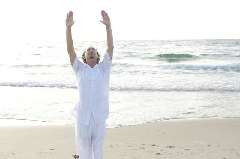 wellbeing, water, 4K, meditation, limb, horizon over water, front view, lifestyles, arms raised, activity, oriental, lifestyle, one person, human arm