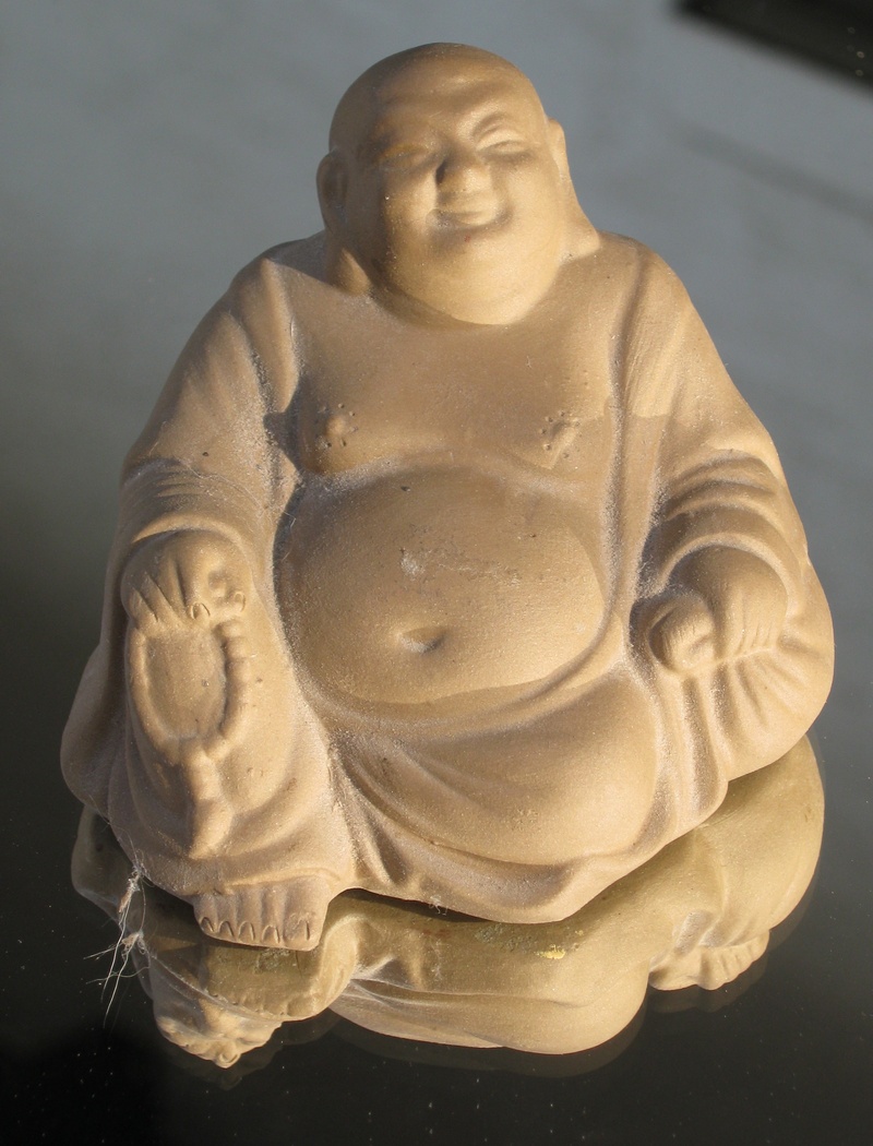 statue, 2K, laugh, people, happiness, low angle view, sculpture, spirituality, indoors, art and craft, close-up, sunny, male likeness, human representation