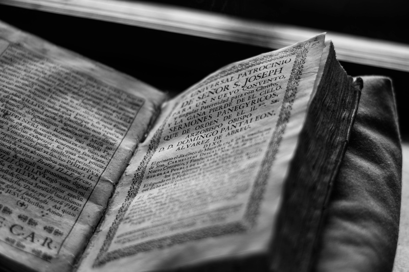 the media, old, text, paper, the past, newspaper, books, book, history, indoors, still life, pattern, 5K, publication, communication, close-up, selective focus