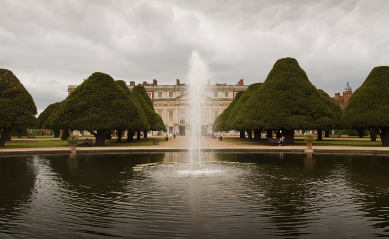 Hampton, hampton court palace, lake, outdoors, built structure, architecture, Court, falling water, travel destinations, England, ornamental garden, waterfront
