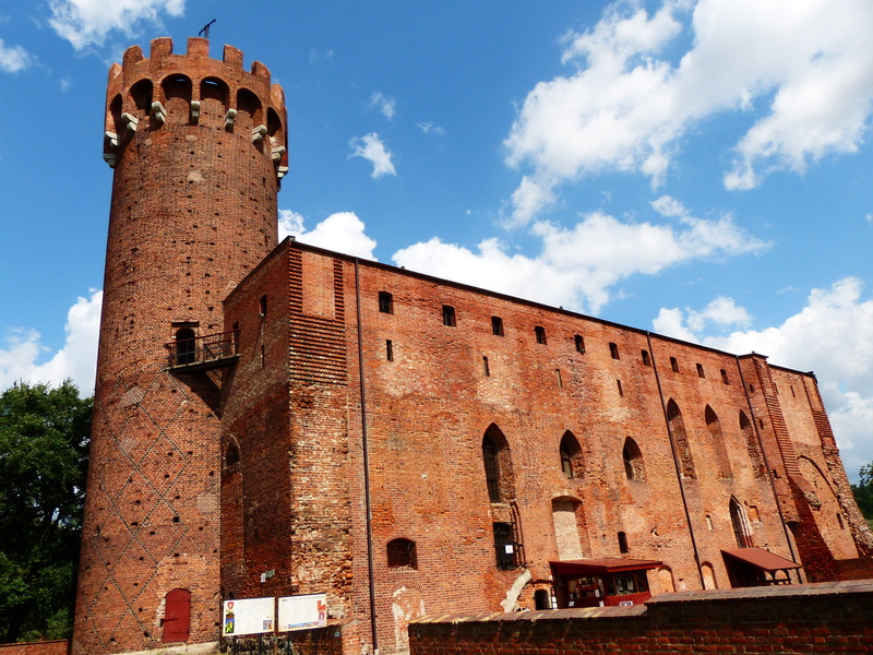 old, architecture, lake dusia, the palace, landmark, 4K, no people, city, poland, fortress, fortification, the past, cloud - sky, tower, historical, sunlight