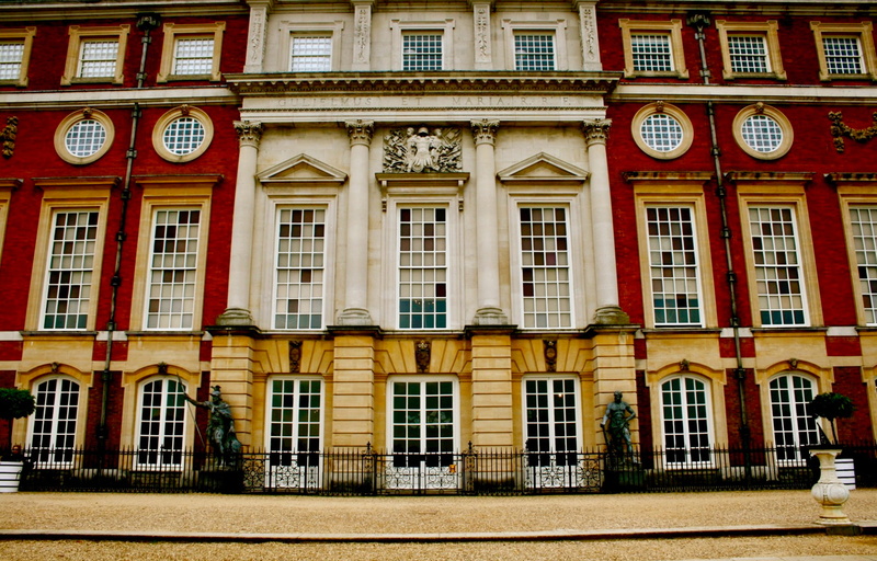 door, the past, city, building exterior, window, antique, entrance, travel destinations, windows, history, hampton court, united kingdom, 2K, outdoors