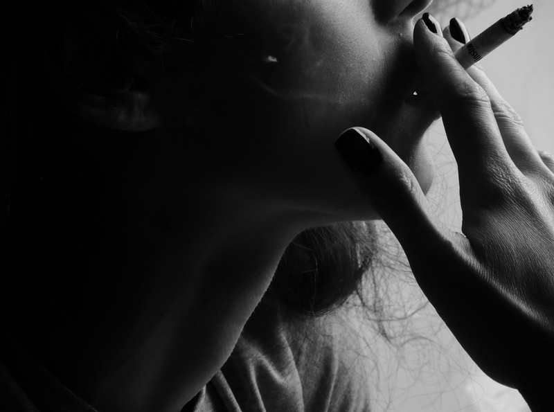 close-up, adult, alone, Black and White, photo, portrait, human hand, human face, no, one person, social issues, holding, winter, finger, winston, 4K