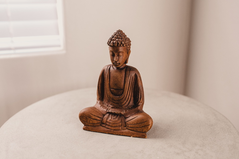 meditating, creativity, no people, architecture, colored, sculpture, buddha, symbol, ornate, table, zen-like, idol, room, brass, human representation, indoors