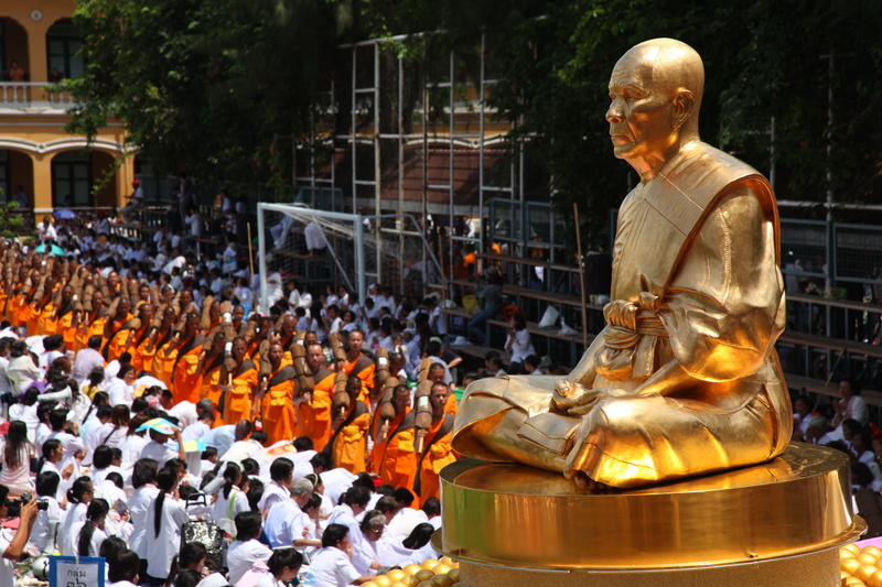 monk, buddhism, day, phramongkolthepmuni, budha, asian, temple, wat, statue, pagada, architecture, gold colored, meditate statue, thailand, meditate, gold