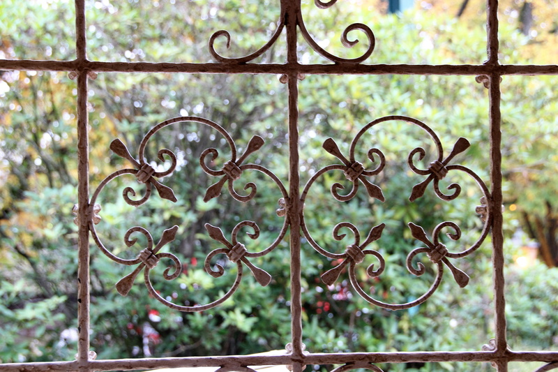 iron railings, fantasy, verschnörkelt, abstract, window, close-up, Fence, input, Ornaments, graphic, safety, structures, Antique, 5K, decorative, outdoors