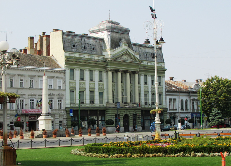 day, city, nature, the past, government, built structure, building exterior, road, building, statue, history, historic, grass, transylvania, incidental people