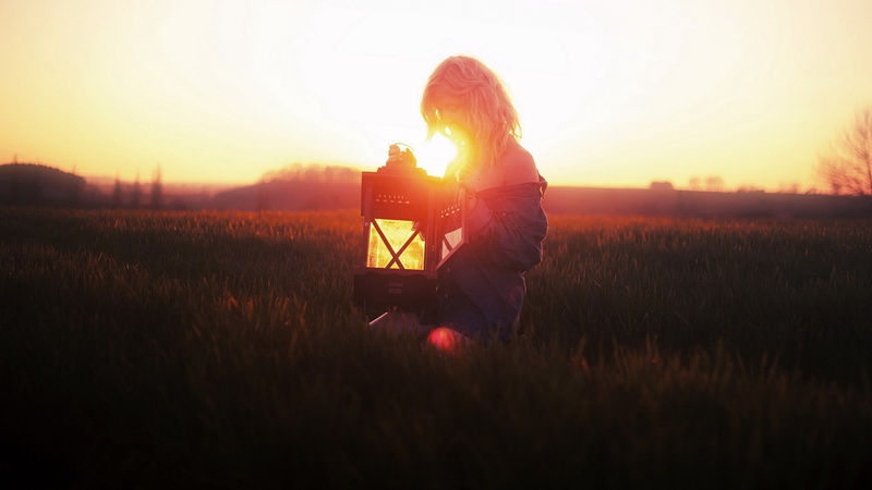 women, sunlight, lantern, field, 1080P
