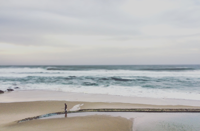 outdoors, tranquility, horizon, sea, tranquil scene, nature, beauty in nature, sport, beach, land, motion, wave, horizon over water, sky, 2K, azenhas do mar