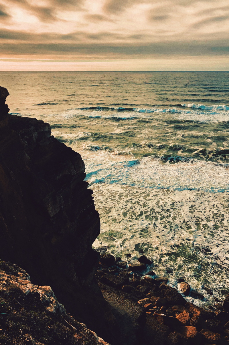 cloud - sky, water, outdoors, tranquility, horizon over water, horizon, wave, tranquil scene, 4K, beauty in nature, beach, rock - object, no people, colares