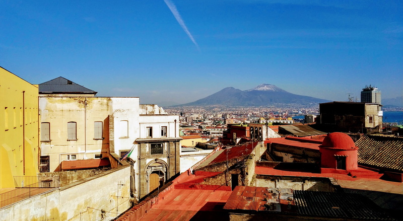 4K, blue, roof, vulcan, campania, building exterior, town, townscape, sunlight, case, nature, architecture, south, no people, city, mountain, clear sky