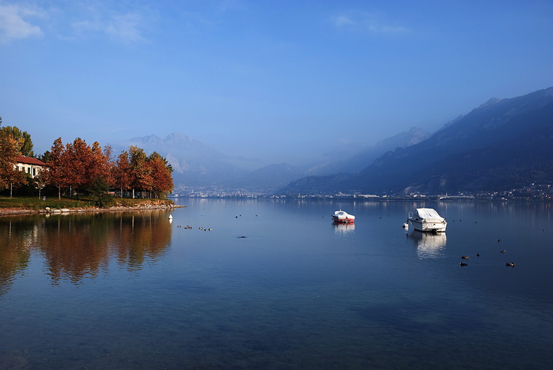 lake, no people, lecco, beauty in nature, italy, idyllic, transportation, lake como, autumn, outdoors, tourism, reflection, 4K, nature, plant, scenics - nature