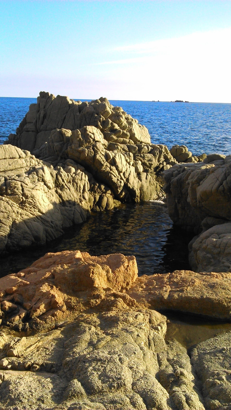 horizon over water, rock formation, clear sky, day, beauty in nature, horizon, landscape, 2K, Gerona, rock, Rocks, tranquil scene, no people, water, solid